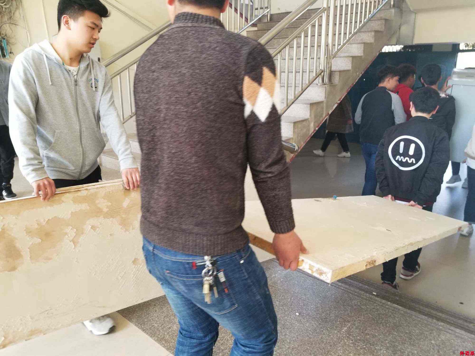 betway必威西汉姆联 “清洁教室 美化课堂”志愿服务活动