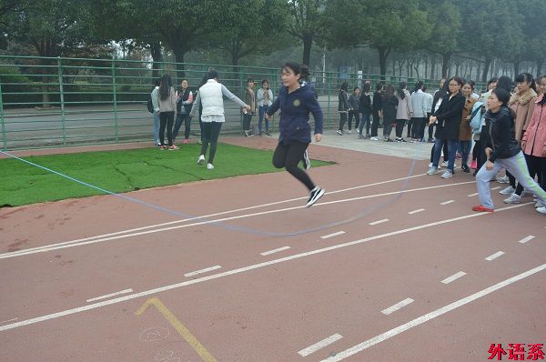 betway必威西汉姆联2016年秋季运动会暨女生月趣味运动会