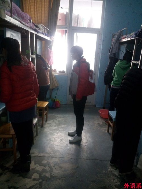 必威西汉姆联本期党校学员开展增辉党旗实践活动（二）