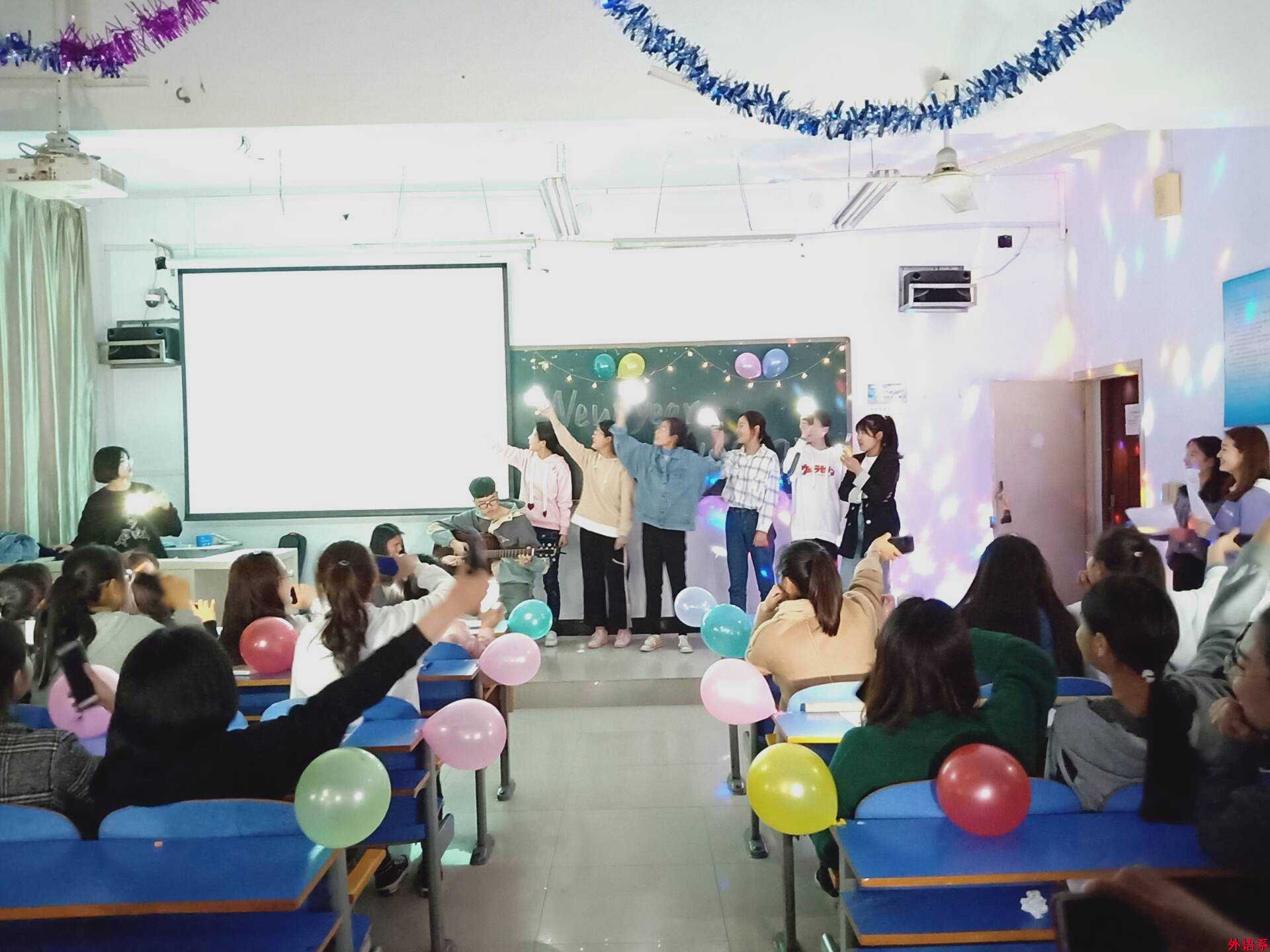 必威西汉姆联顺利举行2018-2019学年第二学期第二课堂活动